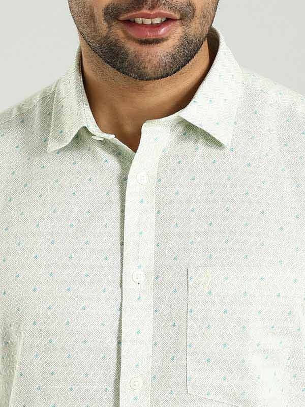 Indian Terrain Men's Regular Fit Half Sleeve All Over Print Green Shirt